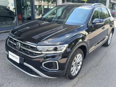 Usata VW T-Roc Style 150 CV (110 kW) 2023 Nero SUV
