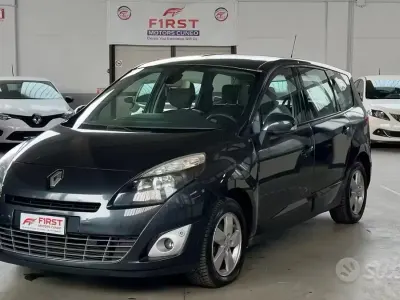 Usata Renault Scénic III Luxe 110 CV (80 kW) 2011 Grigio Monovolume