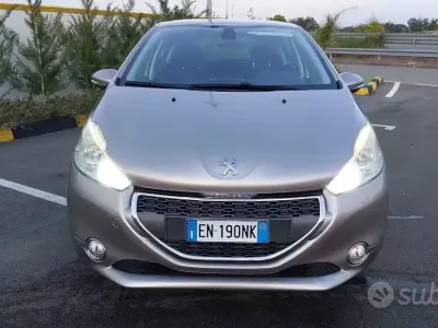 Usata Peugeot 208 Allure 68 CV (50 kW) 2012 Grigio Utilitaria