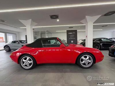 Usata Porsche 911 Carrera Cabriolet 272 CV (200 kW) 1995 Rosso Cabrio