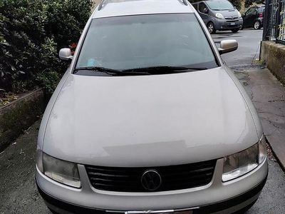 Begagnad VW Passat S 110 HK (80 kW) 1999 Grå Kombi