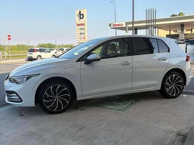 Usata VW Golf VIII Style 150 CV (110 kW) 2021 Bianco Berlina