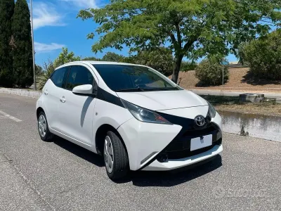 Usata Toyota Aygo Cool 69 CV (50 kW) 2015 Grigio Utilitaria