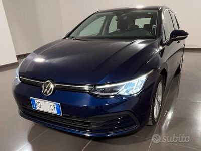 Begagnad VW Golf VIII Style 130 HK (95 kW) 2022 Blå Sedan