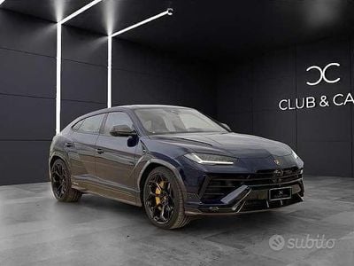 Usata Lamborghini Urus 666 CV (489 kW) 2024 Blu okeanos ad personam SUV