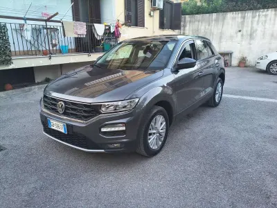 Usata VW T-Roc Business 116 CV (85 kW) 2020 Grigio SUV