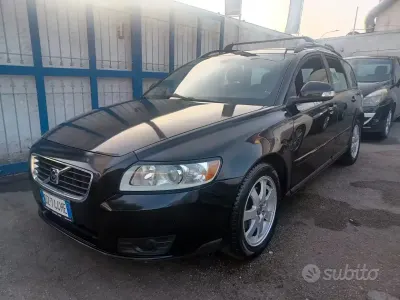 Usata Volvo V50 109 CV (80 kW) 2010 Nero Station wagon