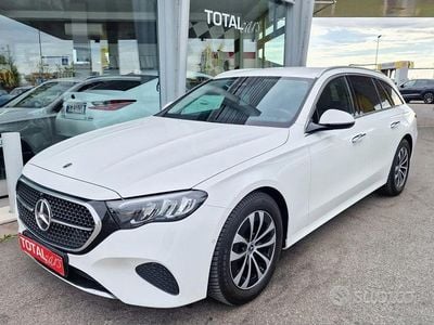 Usata Mercedes E220 Avantgarde 197 CV (144 kW) 2024 Bianco pastello Station wagon
