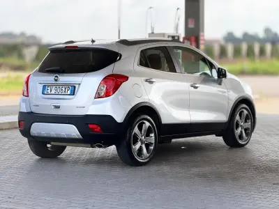 Usata Opel Mokka 140 CV (102 kW) 2014 Argento SUV
