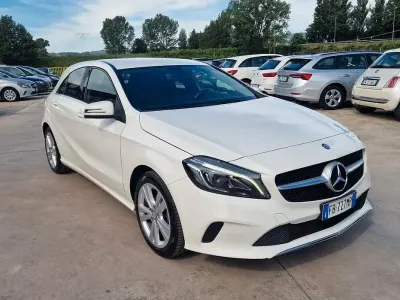 Usata Mercedes A180 Premium 109 CV (80 kW) 2015 Bianco Berlina