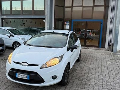 Usata Ford Fiesta Titanium 92 CV (67 kW) 2010 Bianco Berlina