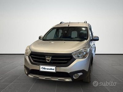 Usata Dacia Dokker Stepway 116 CV (85 kW) 2016 Grigio Monovolume