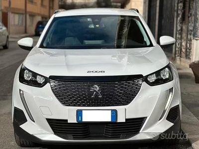 Usata Peugeot 2008 Allure 130 CV (95 kW) 2021 Bianco SUV