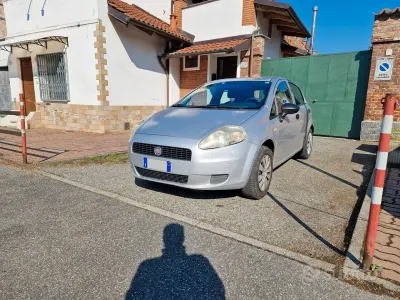 Begagnad Fiat Punto Evo 65 HK (47 kW) 2010 Grå Halvkombi