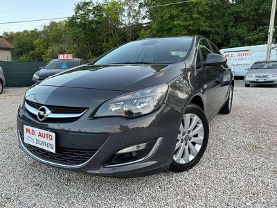 Usata Opel Astra Cosmo 131 CV (96 kW) 2014 Nero Berlina