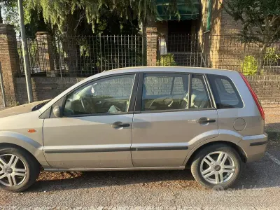 Usata Ford Fusion 80 CV (58 kW) 2003 Utilitaria