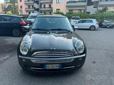Usata Mini Cooper 116 CV (85 kW) 2006 Grigio Utilitaria