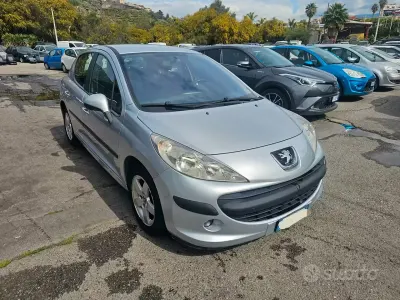Usata Peugeot 207 90 CV (66 kW) 2008 Grigio Utilitaria