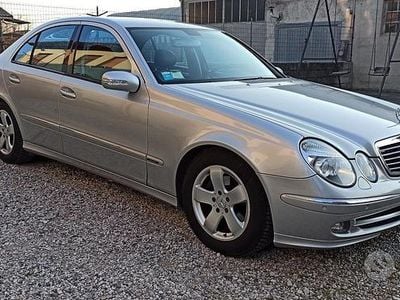 Occasion Mercedes E220 Avantgarde 150 ch (110 kW) 2005 Gris Berline