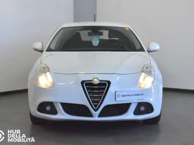 Usata Alfa Romeo Giulietta Distinctive 120 CV (88 kW) 2013 Bianco Utilitaria