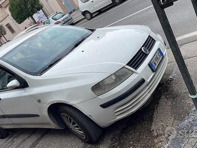 Usata Fiat Stilo 100 CV (73 kW) 2005 Bianco Station wagon