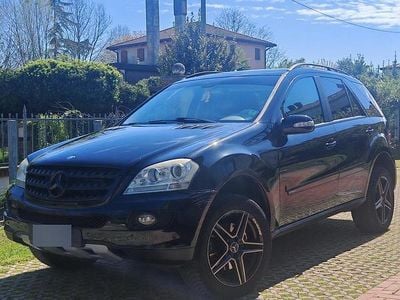 Begagnad Mercedes ML320 224 HK (164 kW) 2005 Svart SUV