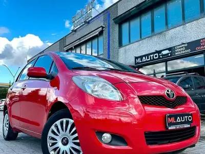 Second-hand Toyota Yaris Sol 69 CP (50 kW) 2011 Roșu Hatchback