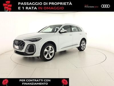 Nuova Audi Q5 S-Line 204 CV (150 kW) 2025 Bianco ghiaccio metallizzato SUV