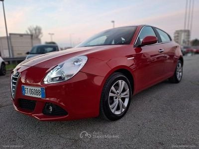 Usata Alfa Romeo Giulietta Distinctive 105 CV (77 kW) 2013 Rosso Utilitaria