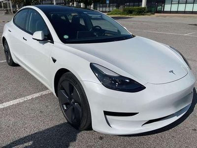 Usata Tesla Model 3 Standard Range 88 kW (120 CV) 2023 Bianco Berlina