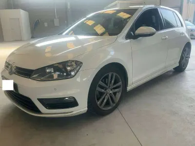Usado VW Golf VII Edition 110 HP (80 kW) 2016 Branco Sedan