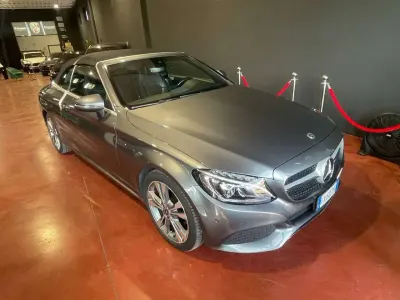 Usata Mercedes C220 170 CV (125 kW) 2019 Grigio Cabrio