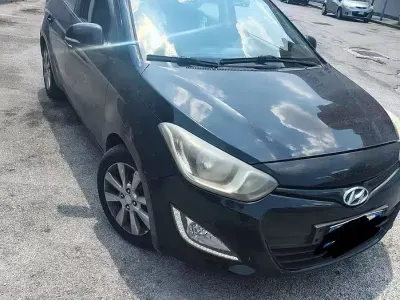 Usata Hyundai i20 90 CV (66 kW) 2013 Nero Utilitaria