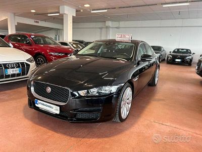 Usata Jaguar XE Pure 180 CV (132 kW) 2015 Ebony black Berlina