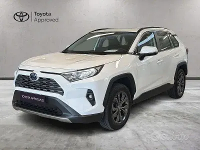 Begagnad Toyota RAV4 Hybrid Active 218 HK (160 kW) 2023 Vit SUV