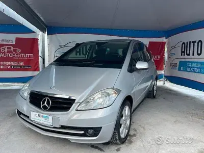 Usata Mercedes A180 Avantgarde 109 CV (80 kW) 2009 Grigio Berlina