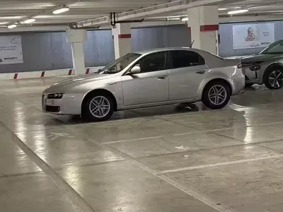 Usata Alfa Romeo 159 150 CV (110 kW) 2009 Grigio Berlina