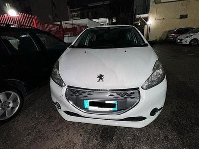 Usata Peugeot 208 68 CV (50 kW) 2012 Utilitaria