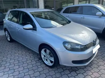 Usata VW Golf VI 80 CV (58 kW) 2009 Argento Utilitaria