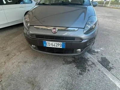 Usata Fiat Punto 65 CV (47 kW) 2010 Grigio Utilitaria