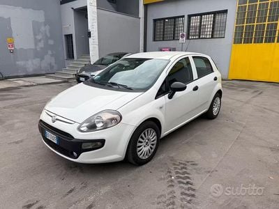 Usata Fiat Punto 75 CV (55 kW) 2011 Bianco Utilitaria