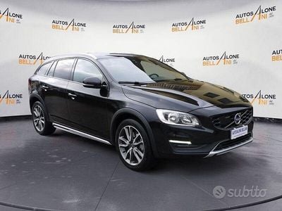 Usata Volvo V60 CC Summum 150 CV (110 kW) 2016 Nero Station wagon