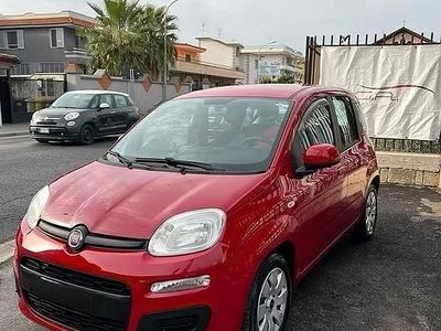 Usata Fiat Panda Lounge 69 CV (50 kW) 2012 Rosso Utilitaria