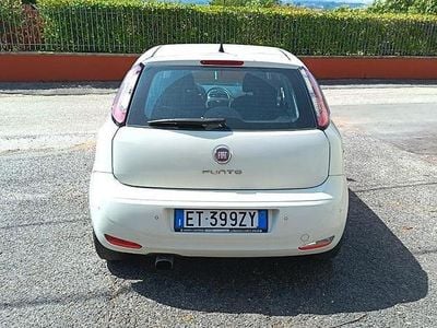 Usata Fiat Punto Lounge 75 CV (55 kW) 2014 Bianco Utilitaria