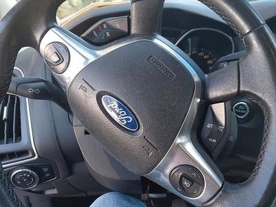 Usata Ford Focus 110 CV (80 kW) 2012 Bianco Station wagon