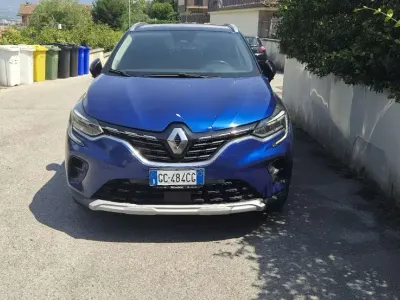 Usata Renault Captur Intens 101 CV (74 kW) 2020 Bluazzurro SUV