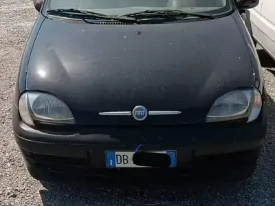 Usata Fiat 600 54 CV (39 kW) 2008 Nero Utilitaria