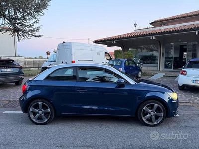 Usata Audi A1 Attraction 105 CV (77 kW) 2011 Blu Utilitaria