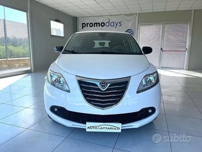 Usata Lancia Ypsilon 69 CV (50 kW) 2013 Bianco Utilitaria