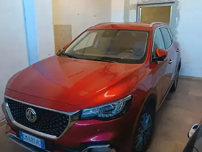 Usata MG HS 162 CV (119 kW) 2023 Rosso SUV